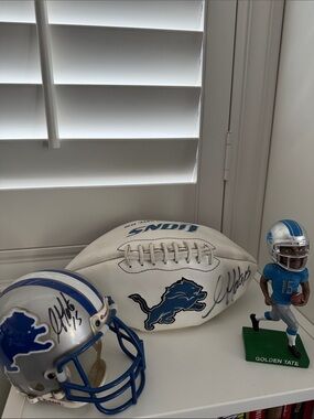 Detroit Lions x Golden Tate - Autographed Football and Mini Helmet Set